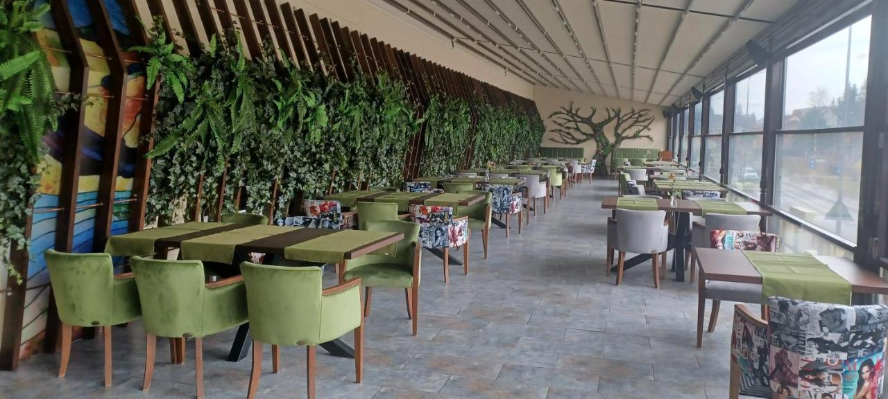 Hotel Carmen Предеал Екстериор снимка