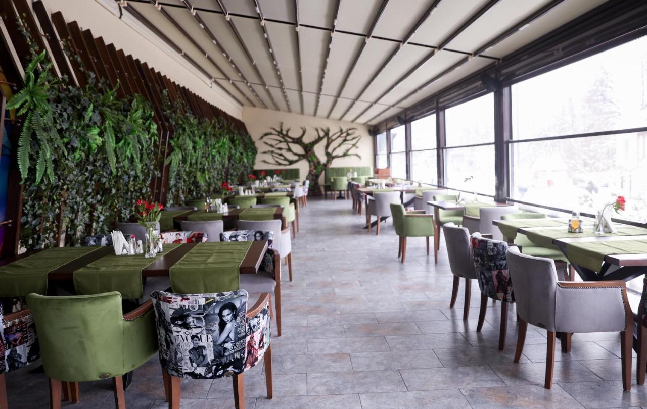 Hotel Carmen Предеал Екстериор снимка