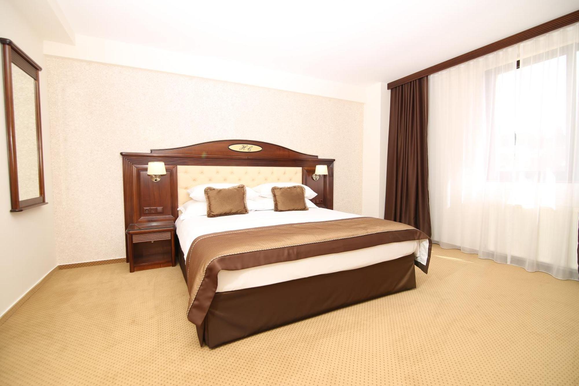 Hotel Carmen Предеал Екстериор снимка