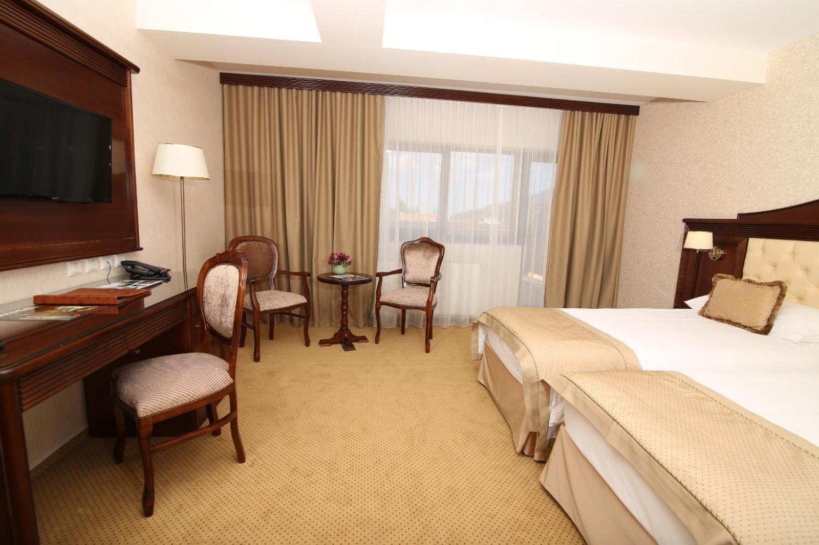 Hotel Carmen Предеал Екстериор снимка